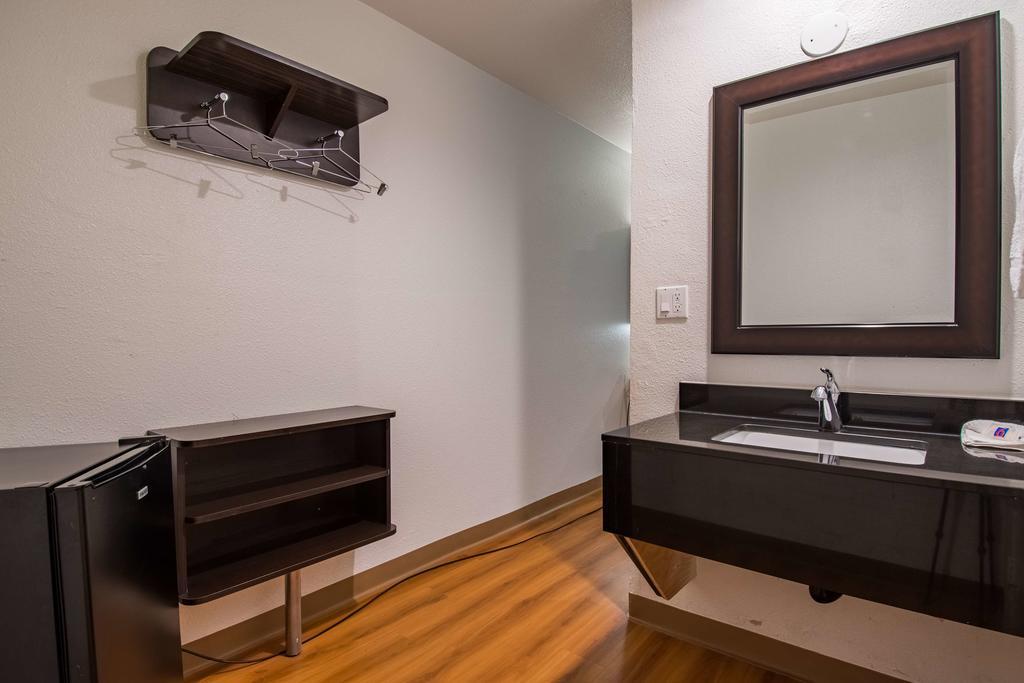 Motel 6-San Bernardino, Ca - Downtown Екстер'єр фото