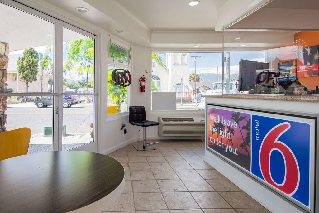 Motel 6-San Bernardino, Ca - Downtown Екстер'єр фото