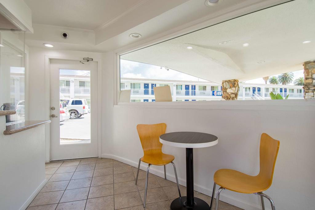 Motel 6-San Bernardino, Ca - Downtown Екстер'єр фото