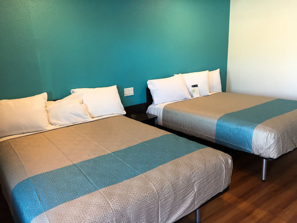 Motel 6-San Bernardino, Ca - Downtown Екстер'єр фото